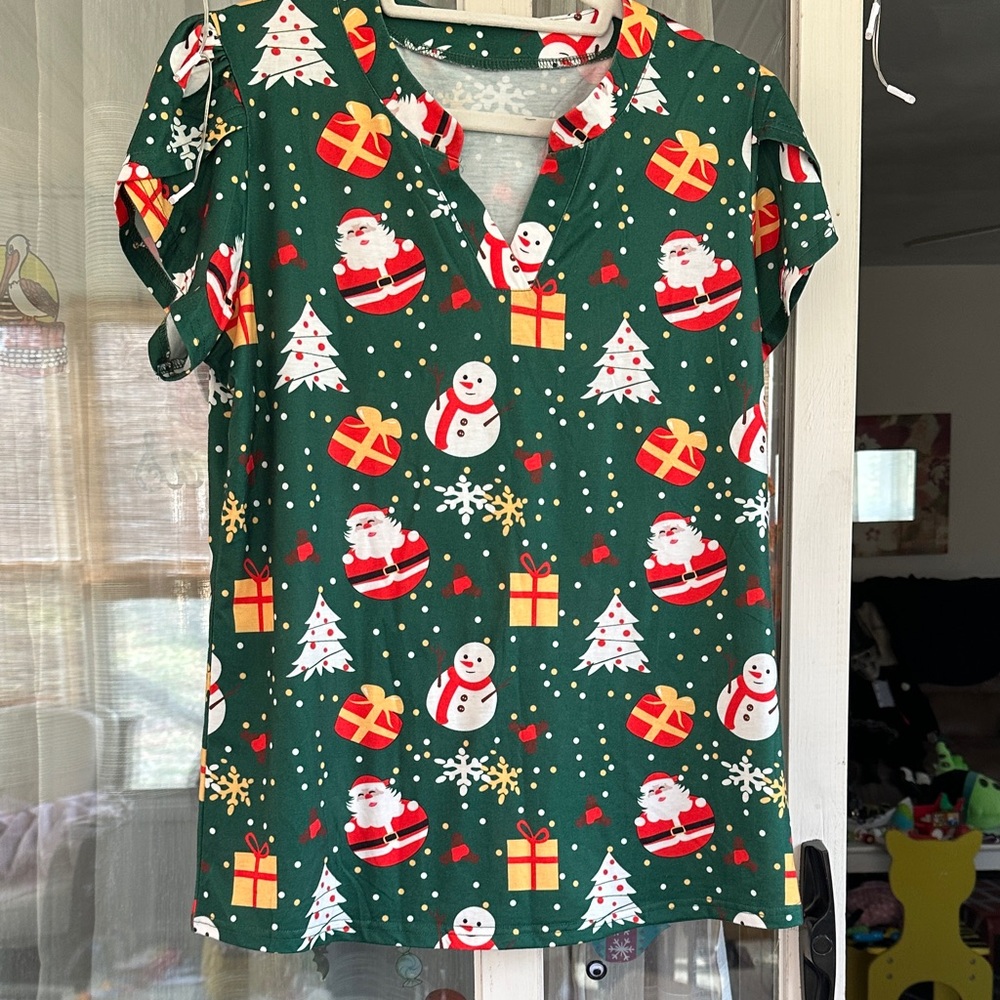Festive Green Christmas Print Women's Top NWOT